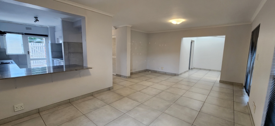 To Let 4 Bedroom Property for Rent in Bloubergrant Western Cape